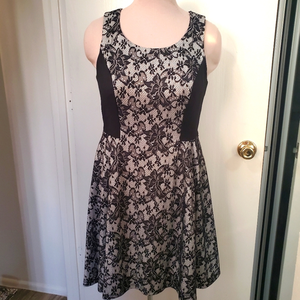 Black & white dress lace Robbie Bee 10
